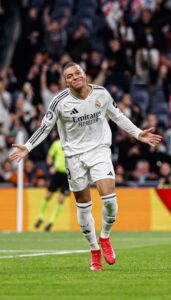 1. Kylian Mbappe – Favorit Kuat Usai Bawa PSG Juara